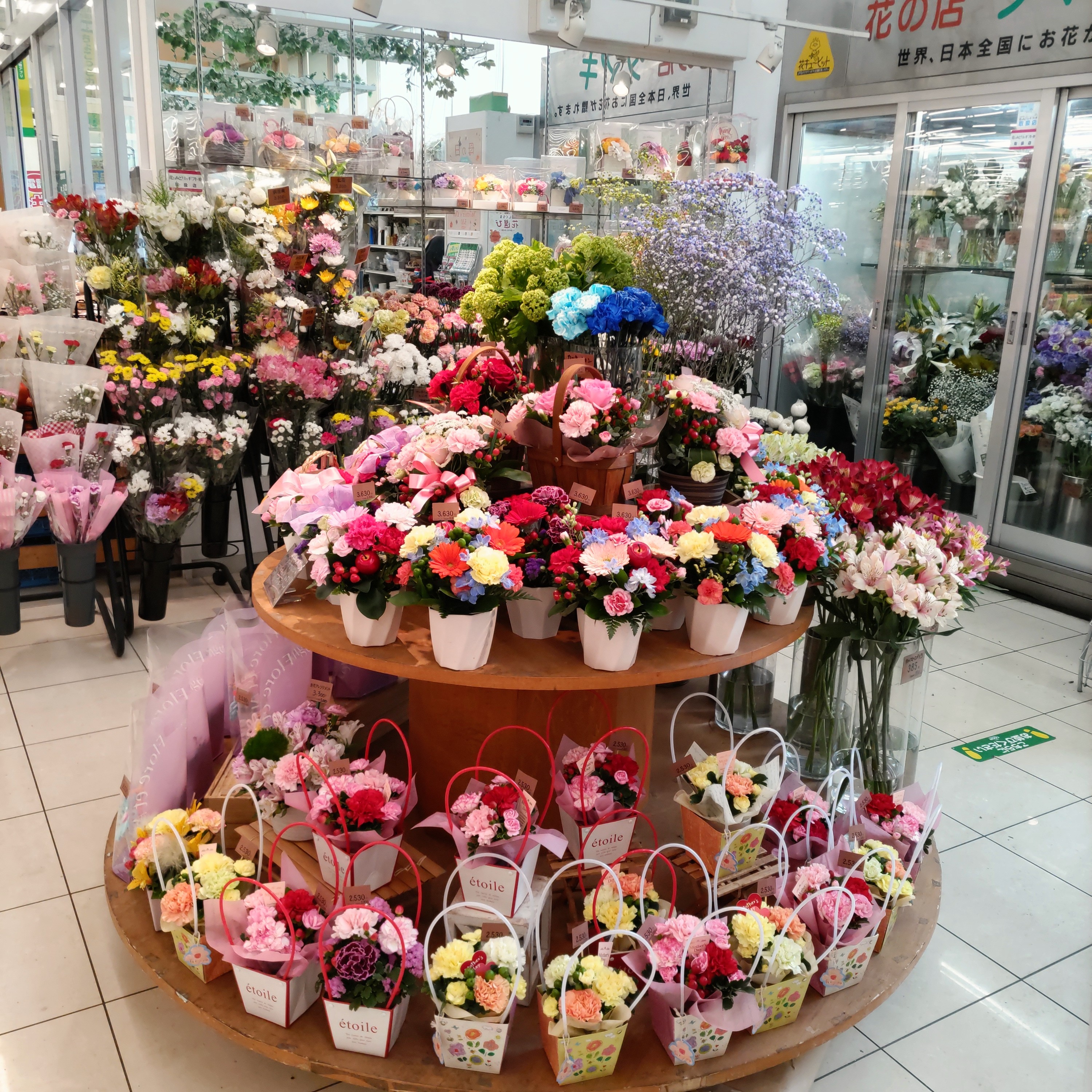 今日は母の日✨コープみわ店です🌸