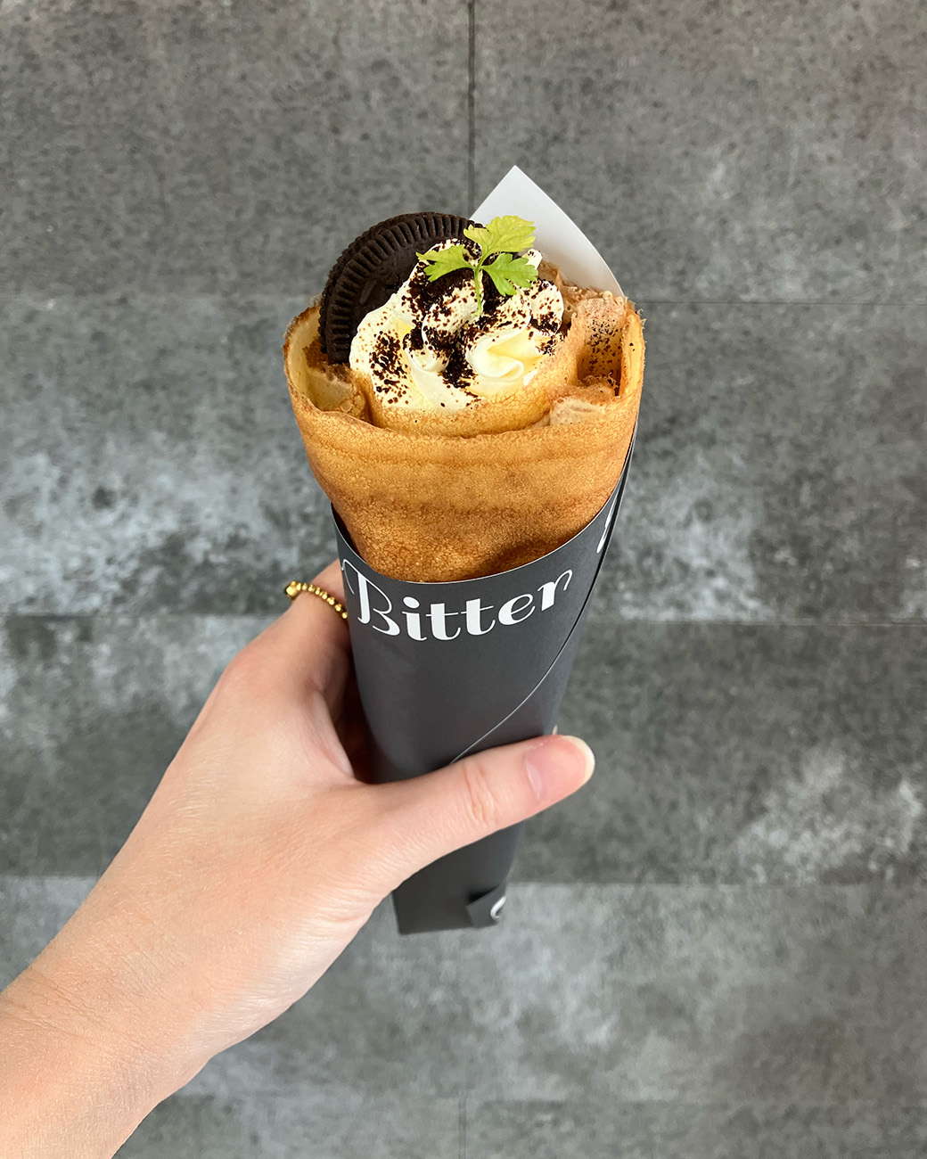 冬はやっぱり、コートとクレープでしょ💕