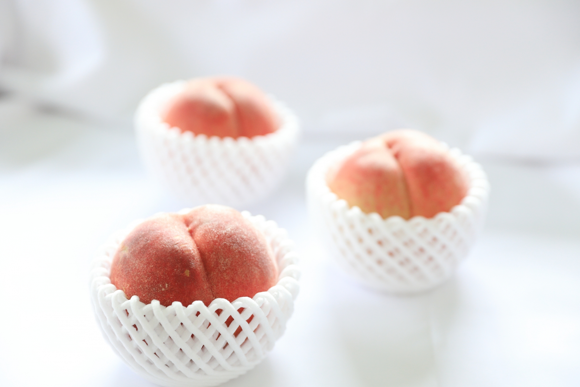 冷やしすぎはNG？桃を美味しく保存する方法。
