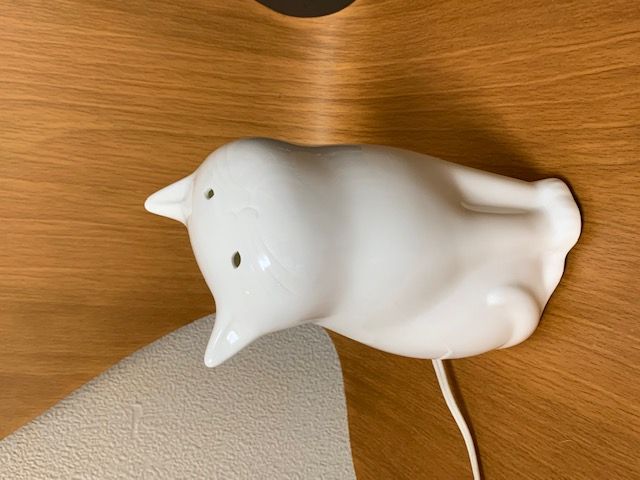 ナルミ製　長島伸夫デザイン　猫ランプ入荷しました。