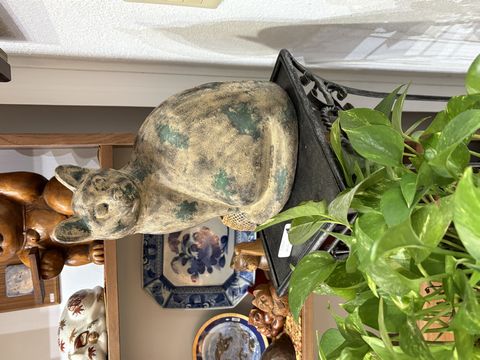 今日も元気にオープンしました。 錆猫、素材はアイアンです。