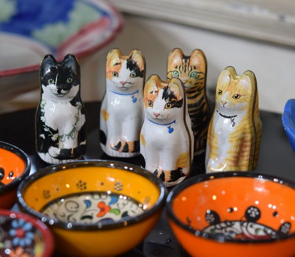 D-plus-stockの猫たち③　イギリスヴィンテージ　かわいい猫型テイン缶