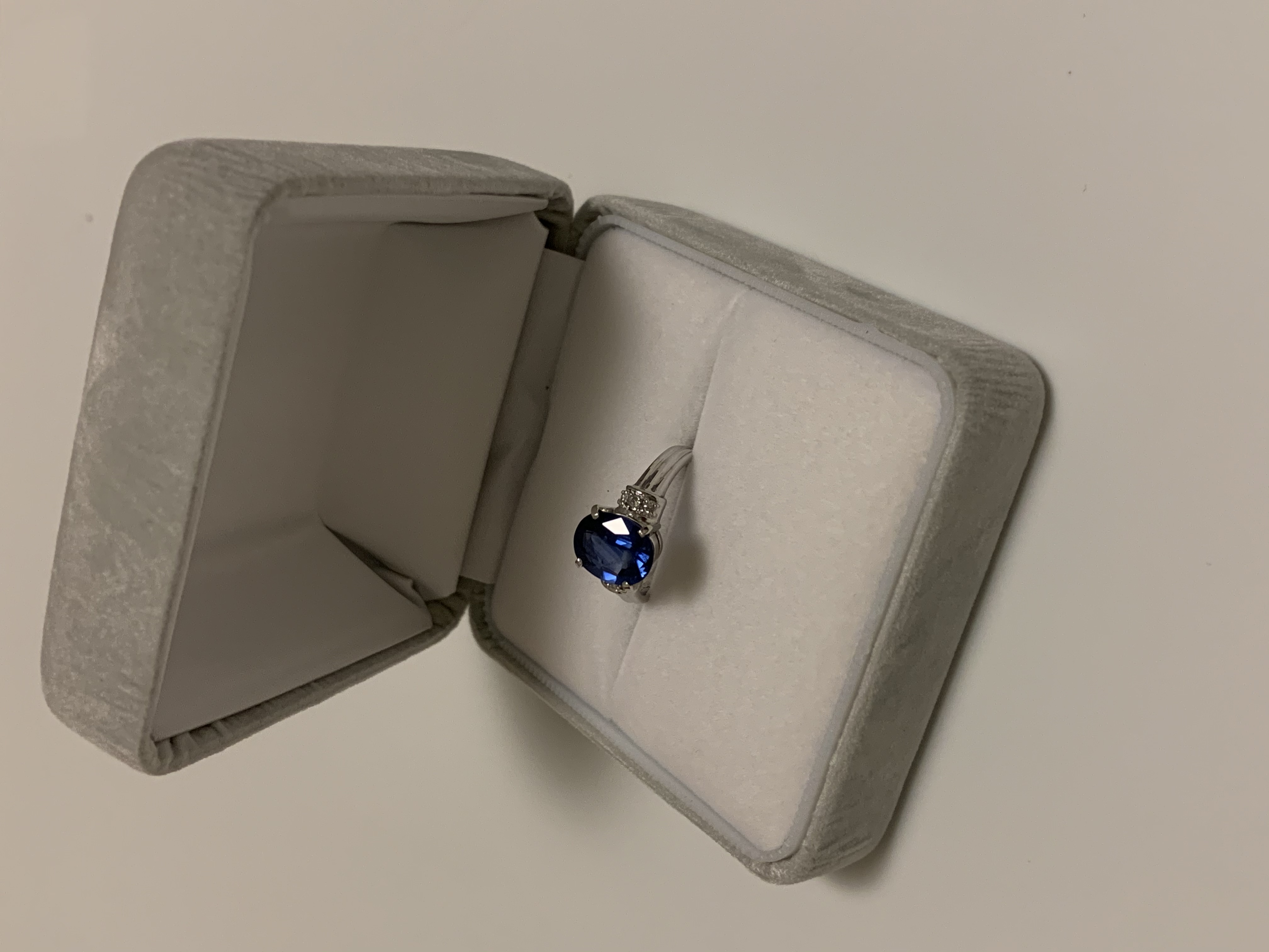 2.5ct sapphire ring