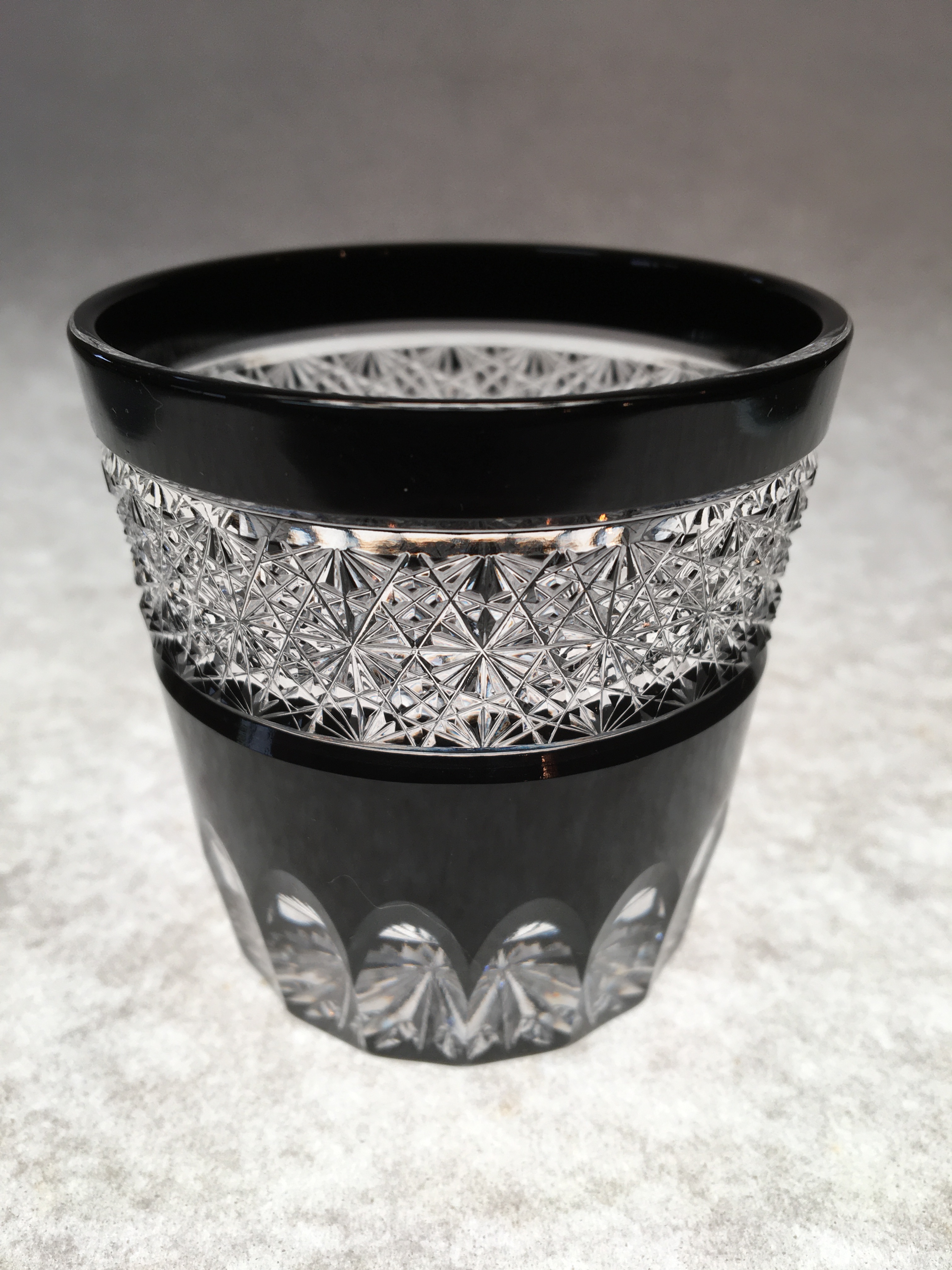 江戸切子 黒切子のミニロックグラス 酒グラス ぐい呑 ホームページにて販売中