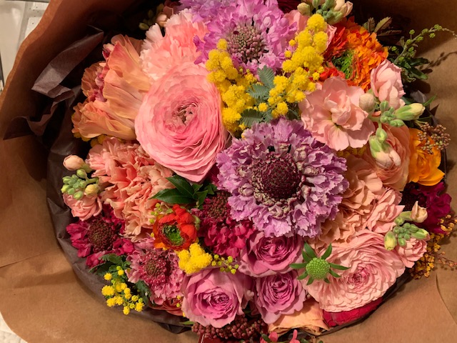 春の花の絨毯みたいなブーケ