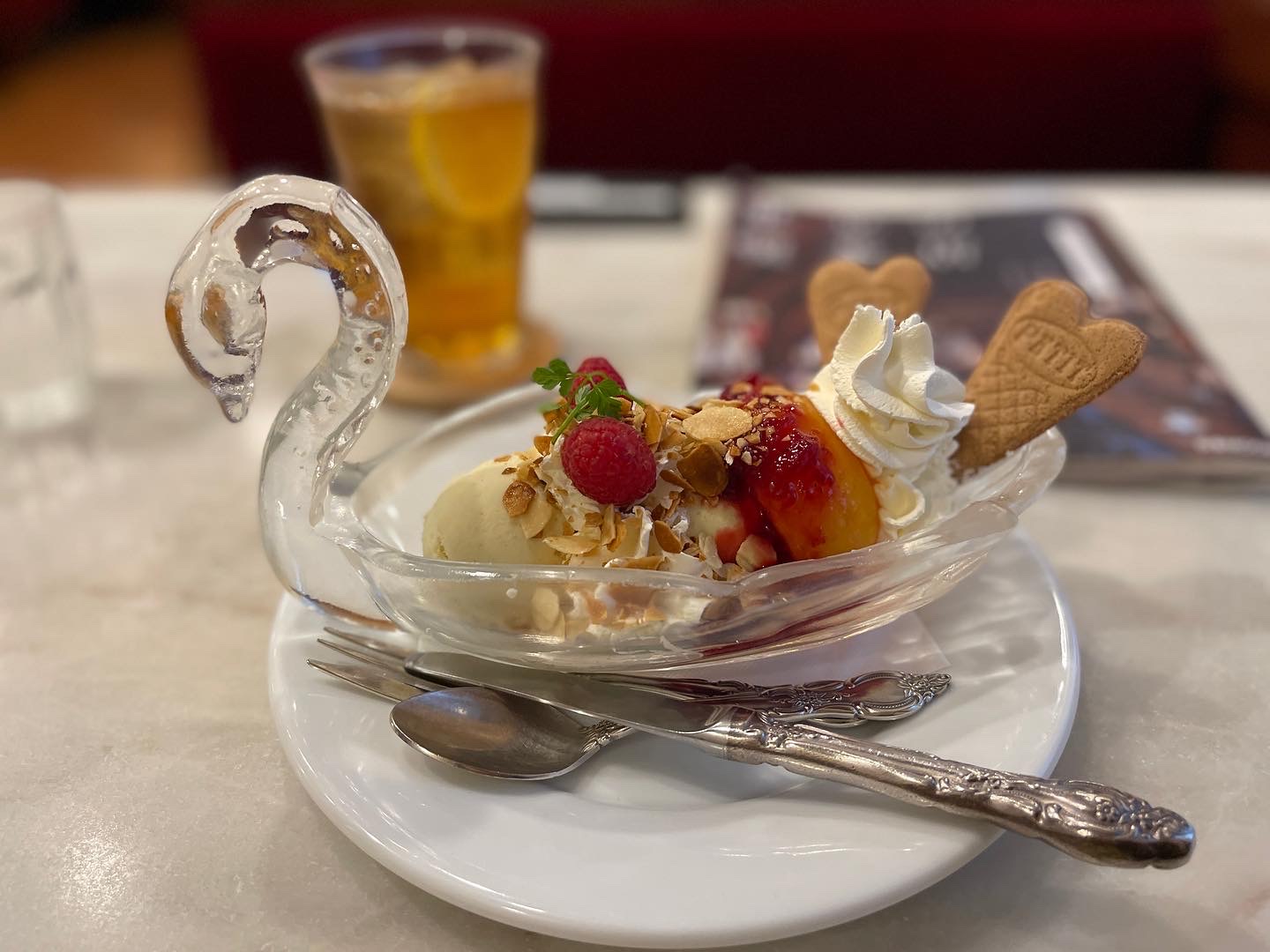 スワンつながり　日本橋三越のウィーンから〜の山の上ホテルのプリン　ア・ラ・モード
