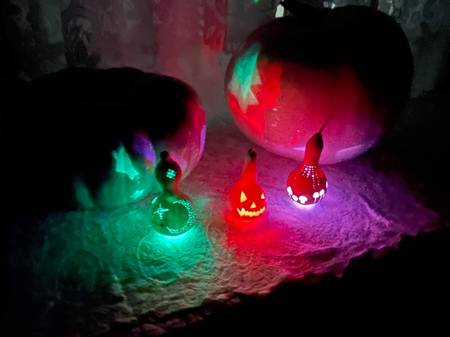 あれやこれやの毎日です。でもそんな中でハロウイン楽しんじゃっています。
