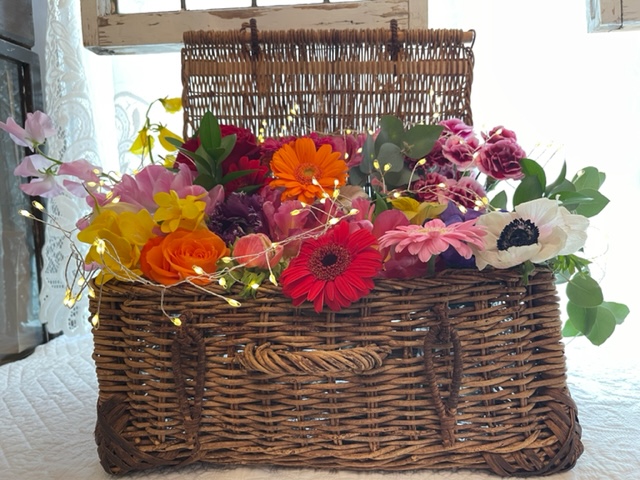 FLOWER & BASKET