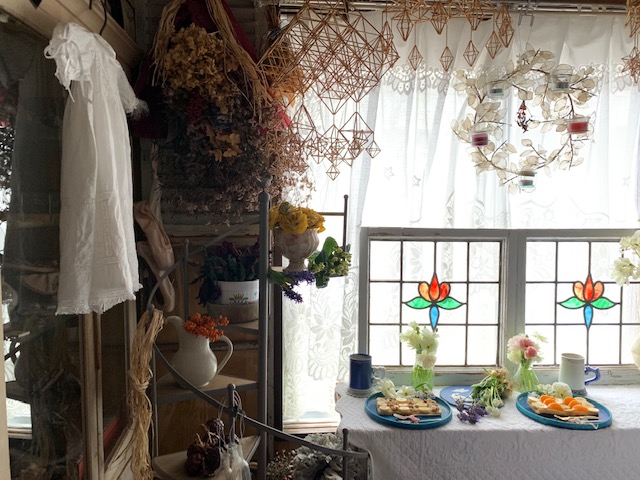 白いお部屋で朝食をシリーズです💌