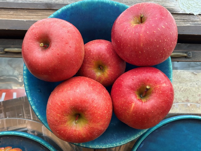 🍎りんごとサマーシュトレンと小さなみかんの小青柑（しょうせいかん）とタルト・タタン🍏の風景