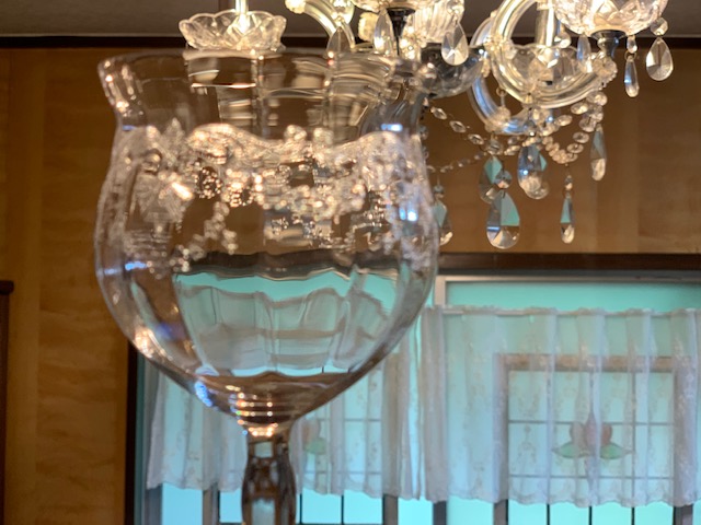 コップや小さなショットグラスだったり🥂グラスリツェンのワイングラスだったり。