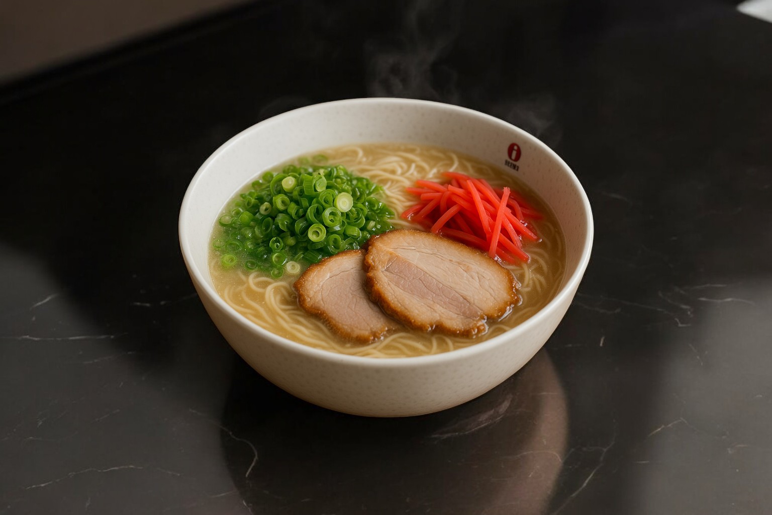 長浜ラーメンのシンプルな魅力と、それを引き立てる北欧食器＆ポーリッシュポタリーの器たち