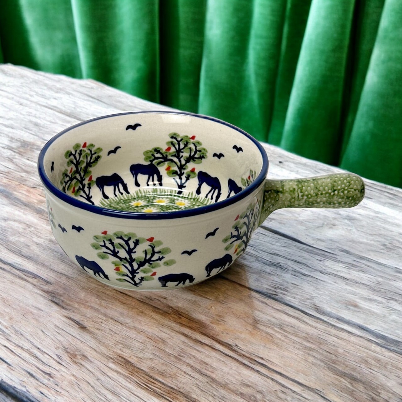 ポーリッシュポタリーのハンドル付きグラタン皿 使用ガイド ～伝統と機能美を兼ね備えた食器の活用法～