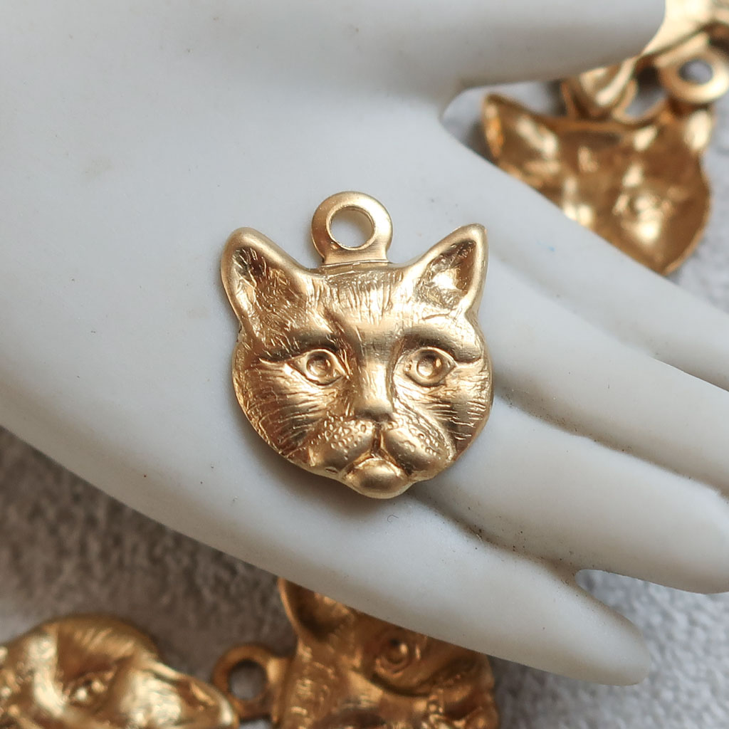 【NEW】小さな猫の顔チャーム販売開始｜USA真鍮アクセサリーパーツ
