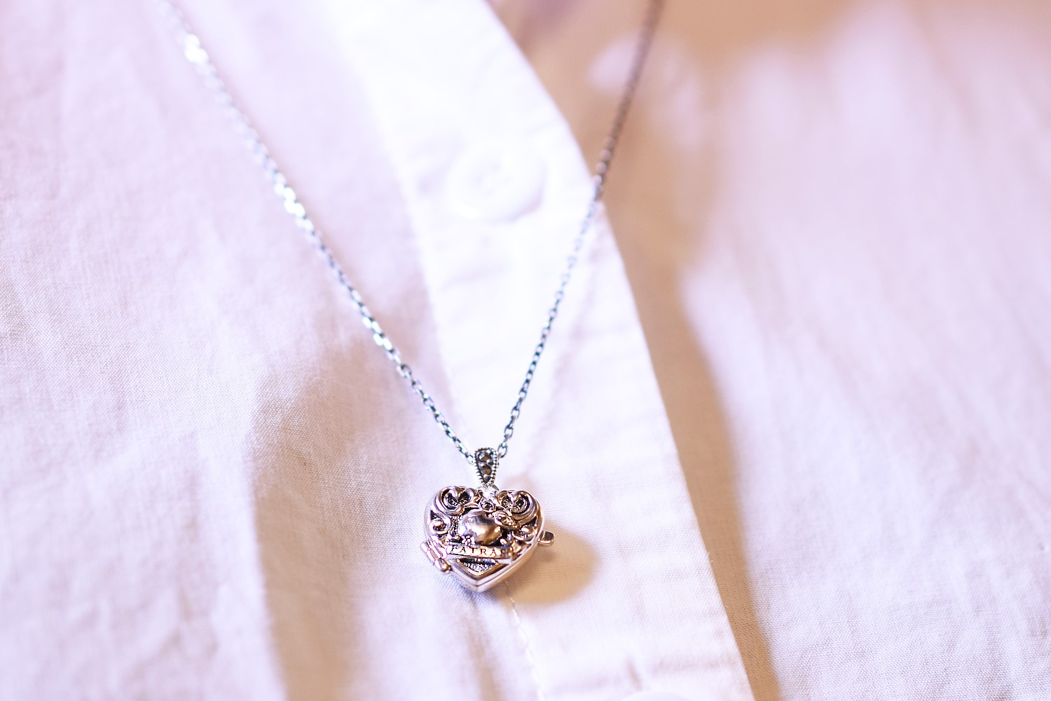 Packaged collection 　　Heart Locket Pendant
