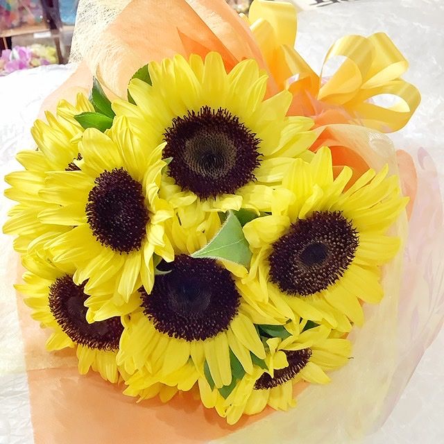 ひまわりの花束。