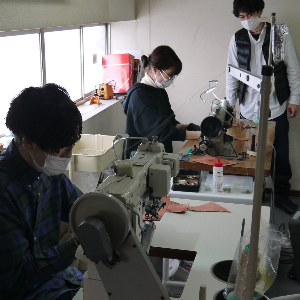 製作体験の様子をご紹介。ちゃんと完成しますよ。