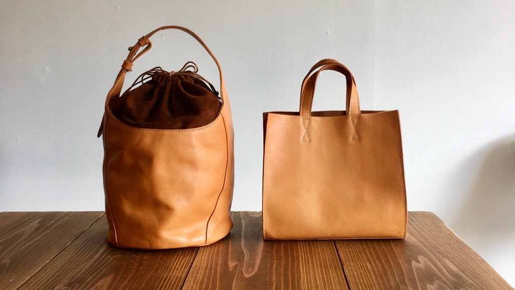 個展用サンプル。現行の栃木レザーシリーズです。