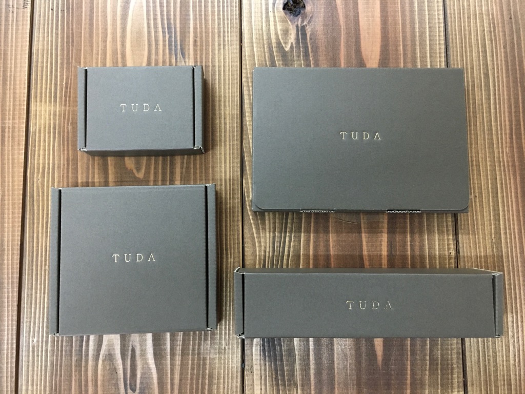 TUDAの商品はロゴ入りの箱でお届けします。