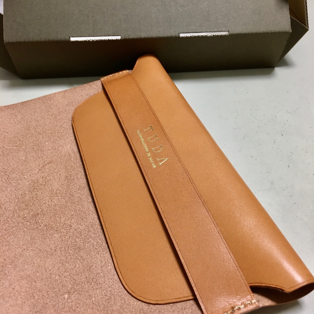 発送待ちのブックカバーです。