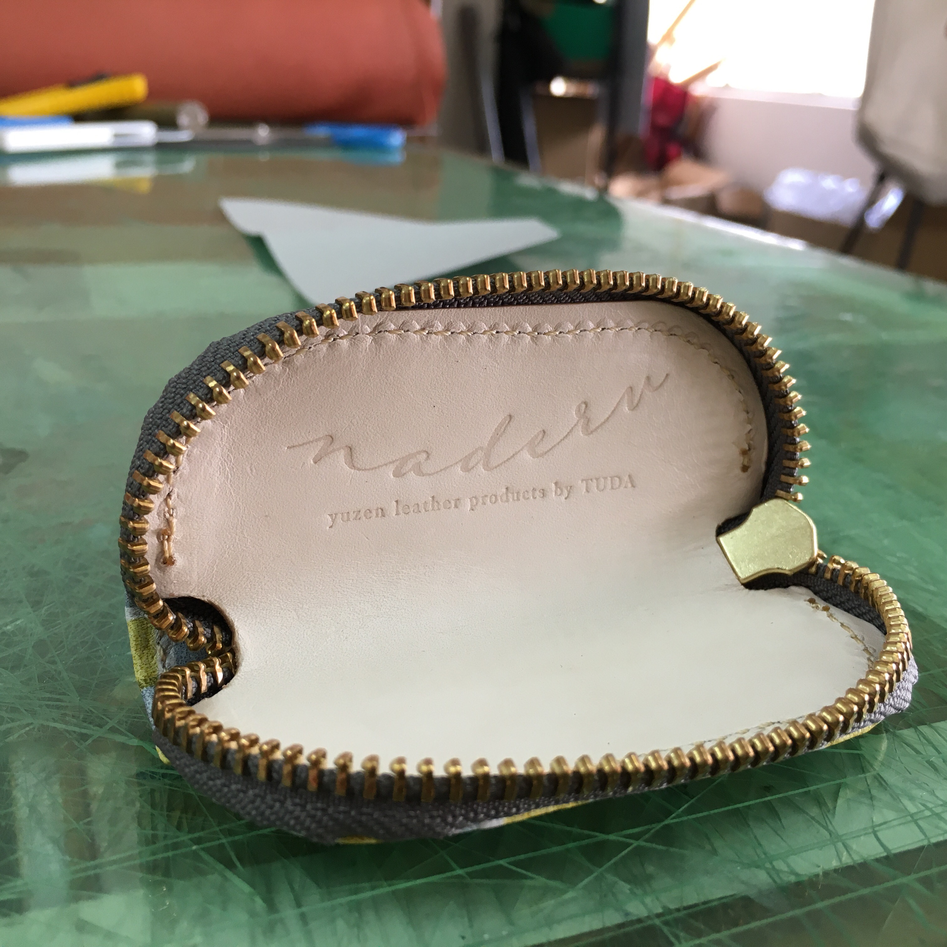 新しロゴの焼印でサンプル製作しました。