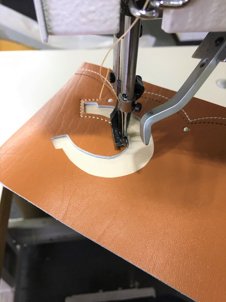 ランドセルリメイクの財布。インパクトのある表情に仕上げました。