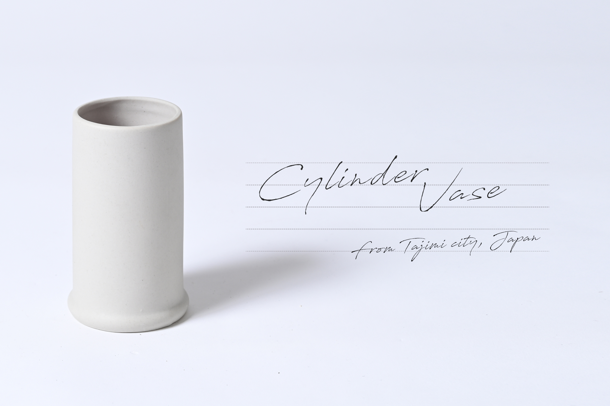 どんなインテリアにも相性抜群、CYLINDER VASE