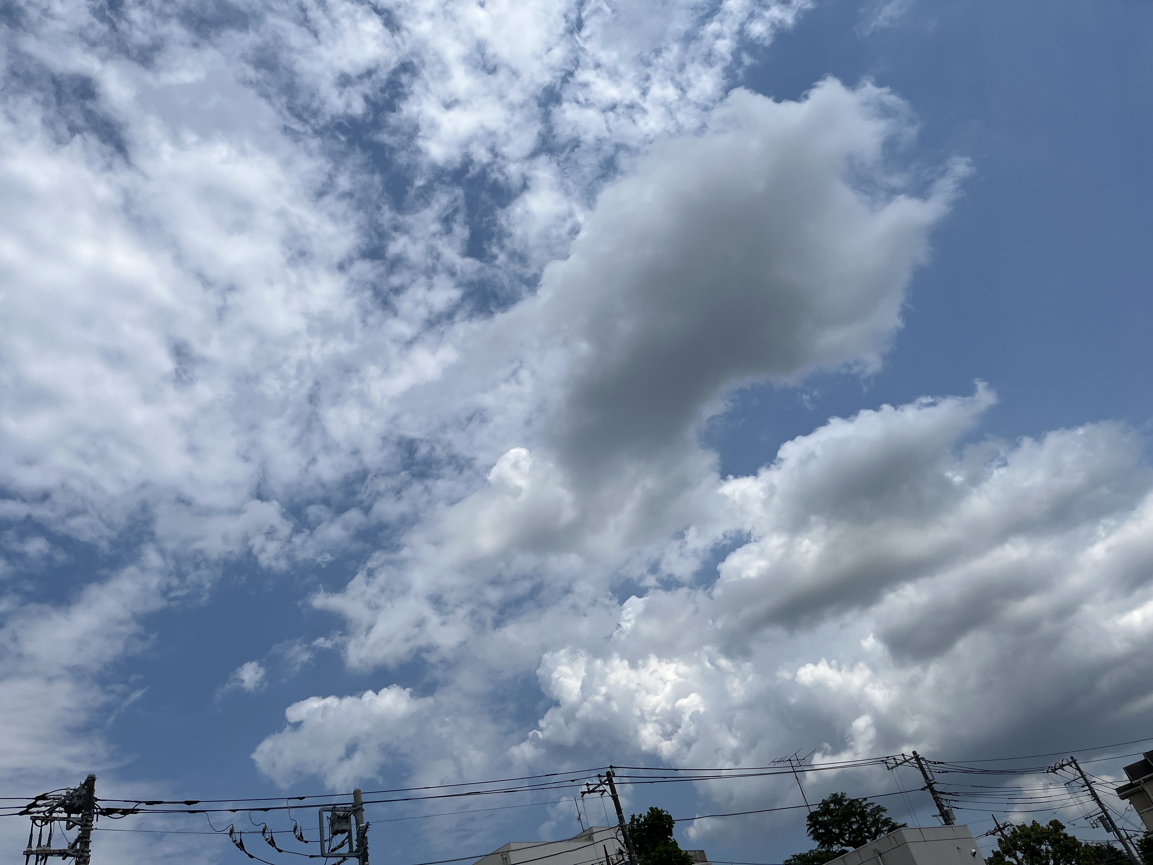 雲を描いていると