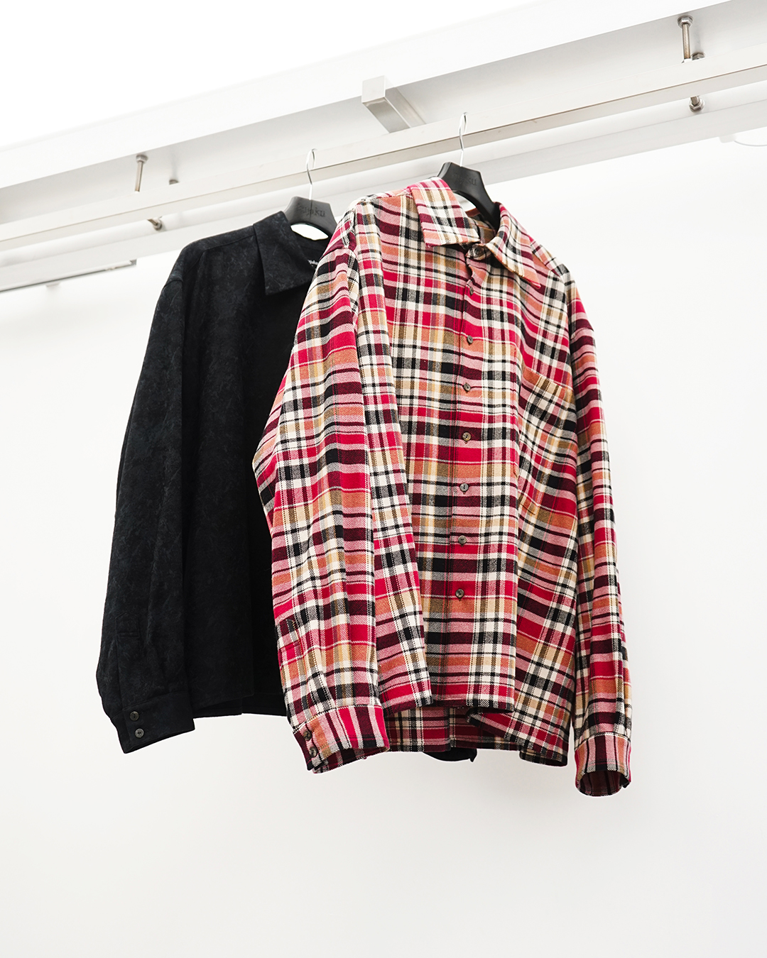 【kujaku (クジャク)】Clique Tokyo別注連発の26AW