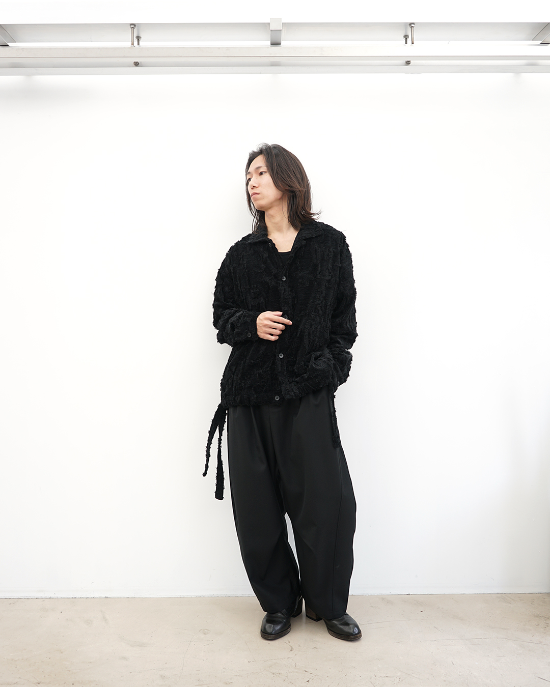 【A.F ARTEFACT(エーエフ・アーティファクト)】扱いやすい”派手”をさらっと羽織る