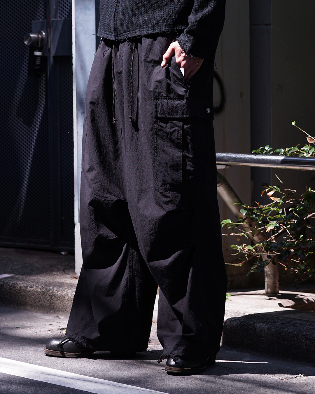 【Nomàt (ノマット) 】軽やかな肌あたりのカーゴパンツ