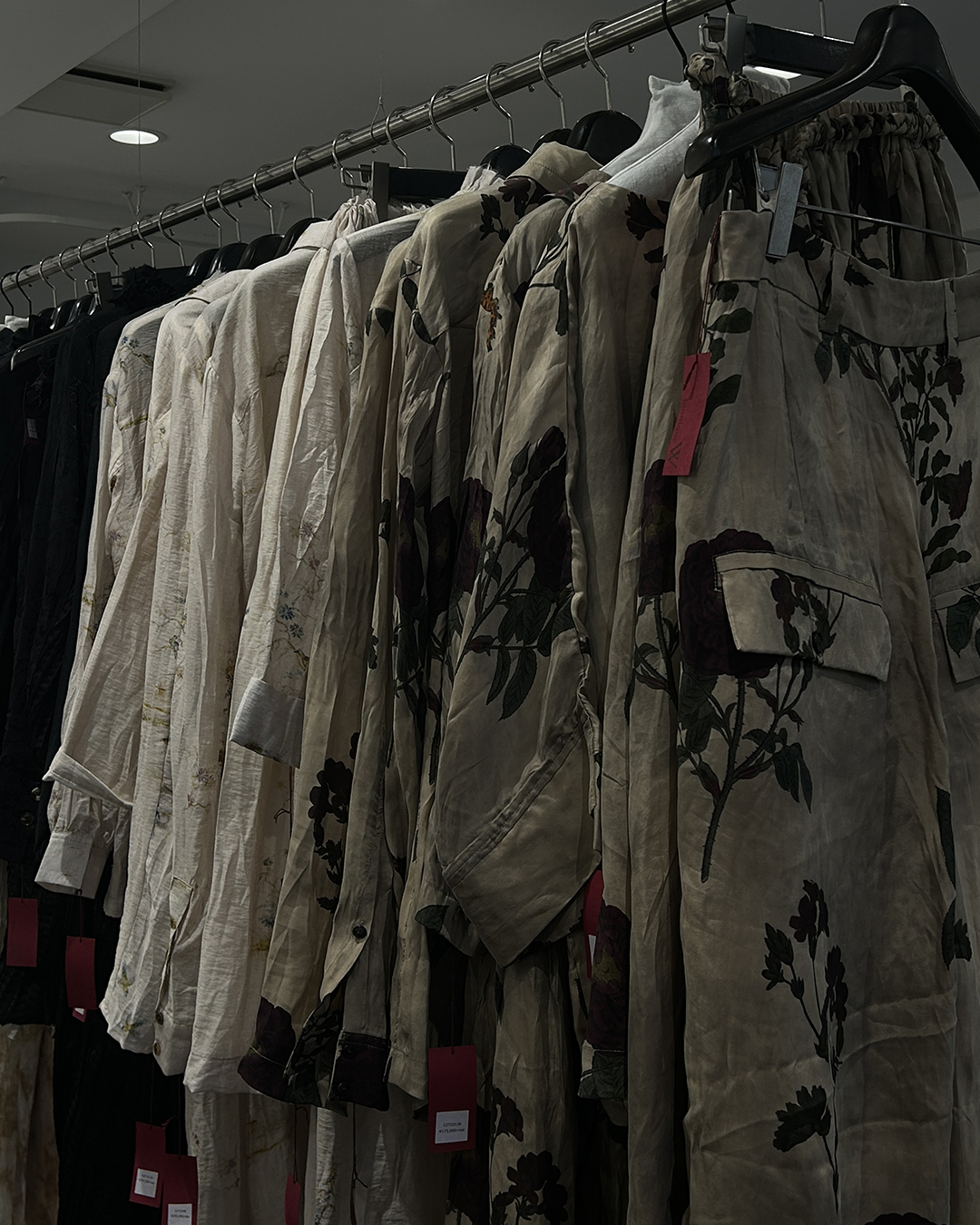 【Aleksandr Manamis (アレクサンダーマナミス)】27SS展示会レポート