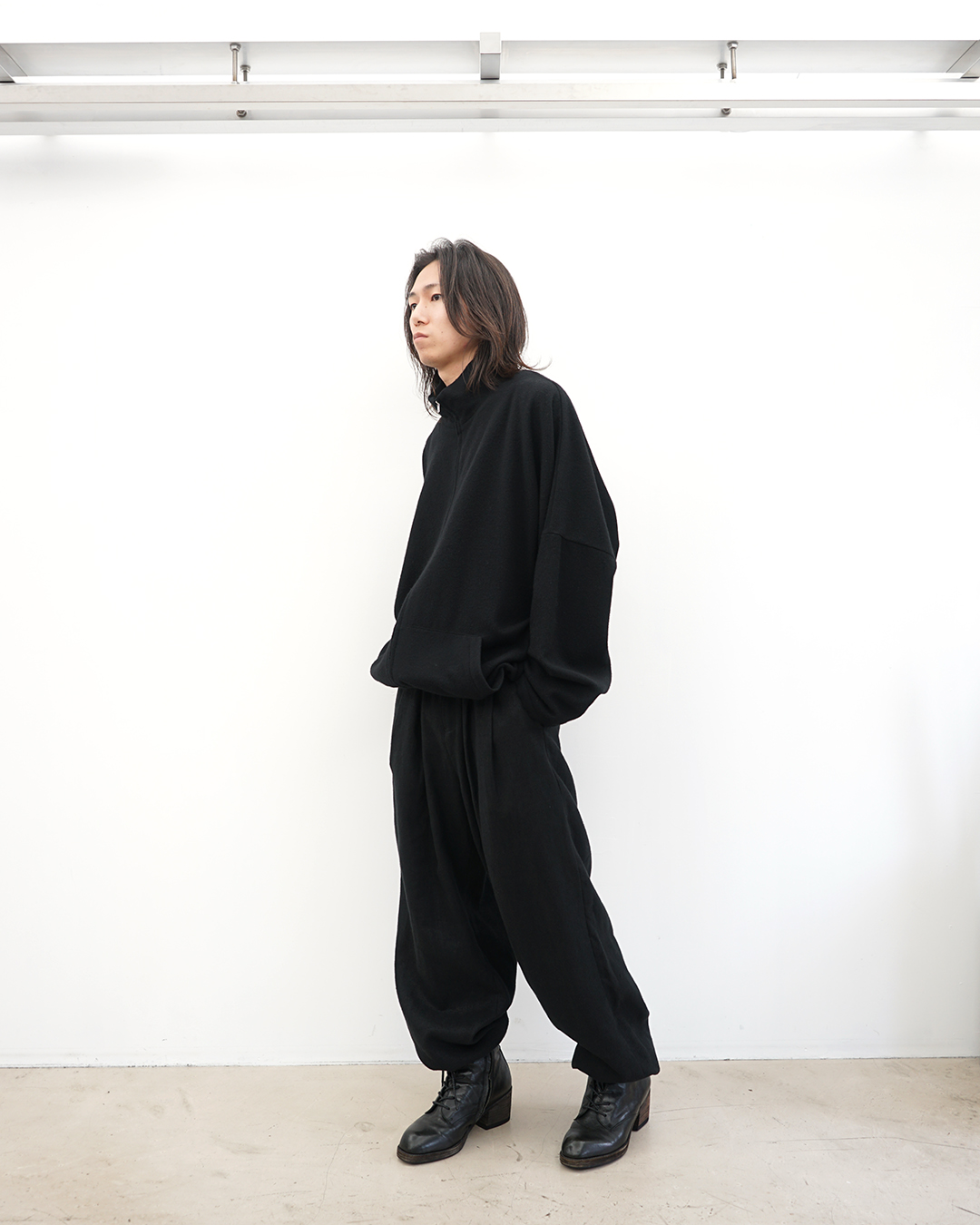 【Blanc YM(ブランワイエム)】カシミヤ混のジャケットにヘンプのパンツ