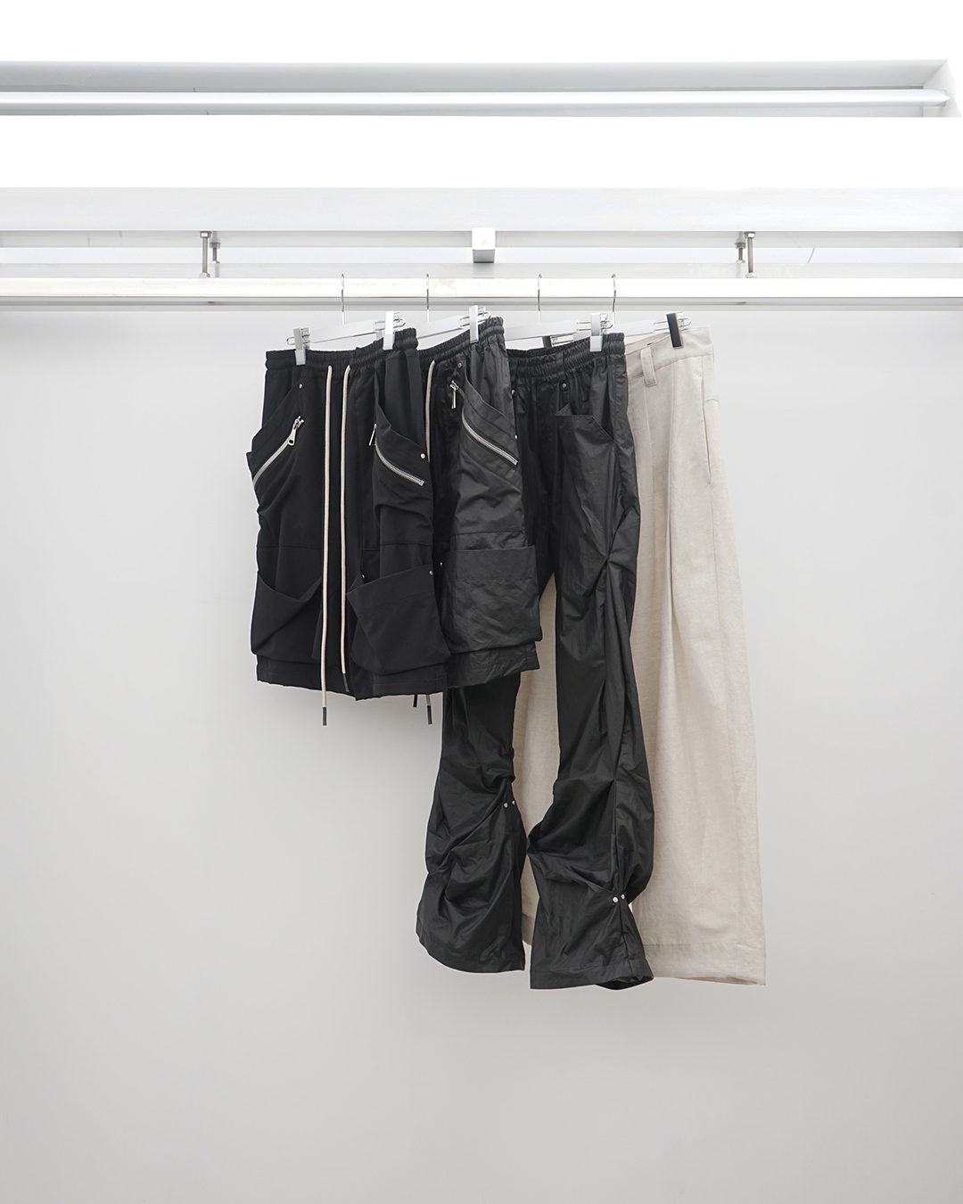 【A.F ARTEFACT (エーエフアーティファクト)】当店らしいパンツ類の入荷です