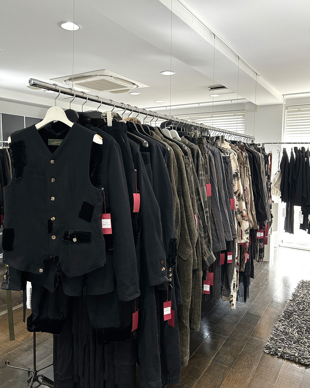 【Aleksandr Manamis (アレクサンダーマナミス)】26AW展示会レポート