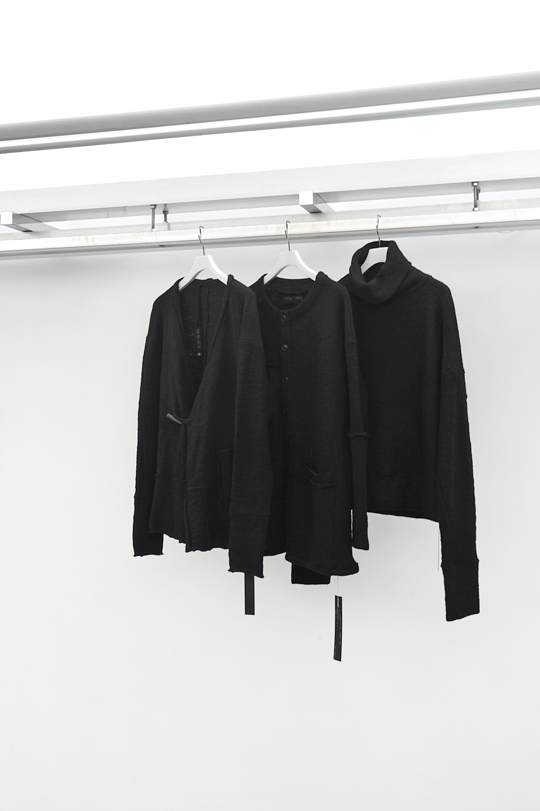 注目度高潮【KLASICA】24AW　表地に表情のあるニットシリーズ３点