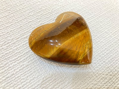 今日はツヤツヤで大きめの可愛いタイガーアイハート型や天然シトリンが入荷しました☆