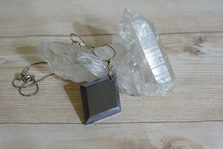 テラヘルツのペンダントトップが入荷しました！