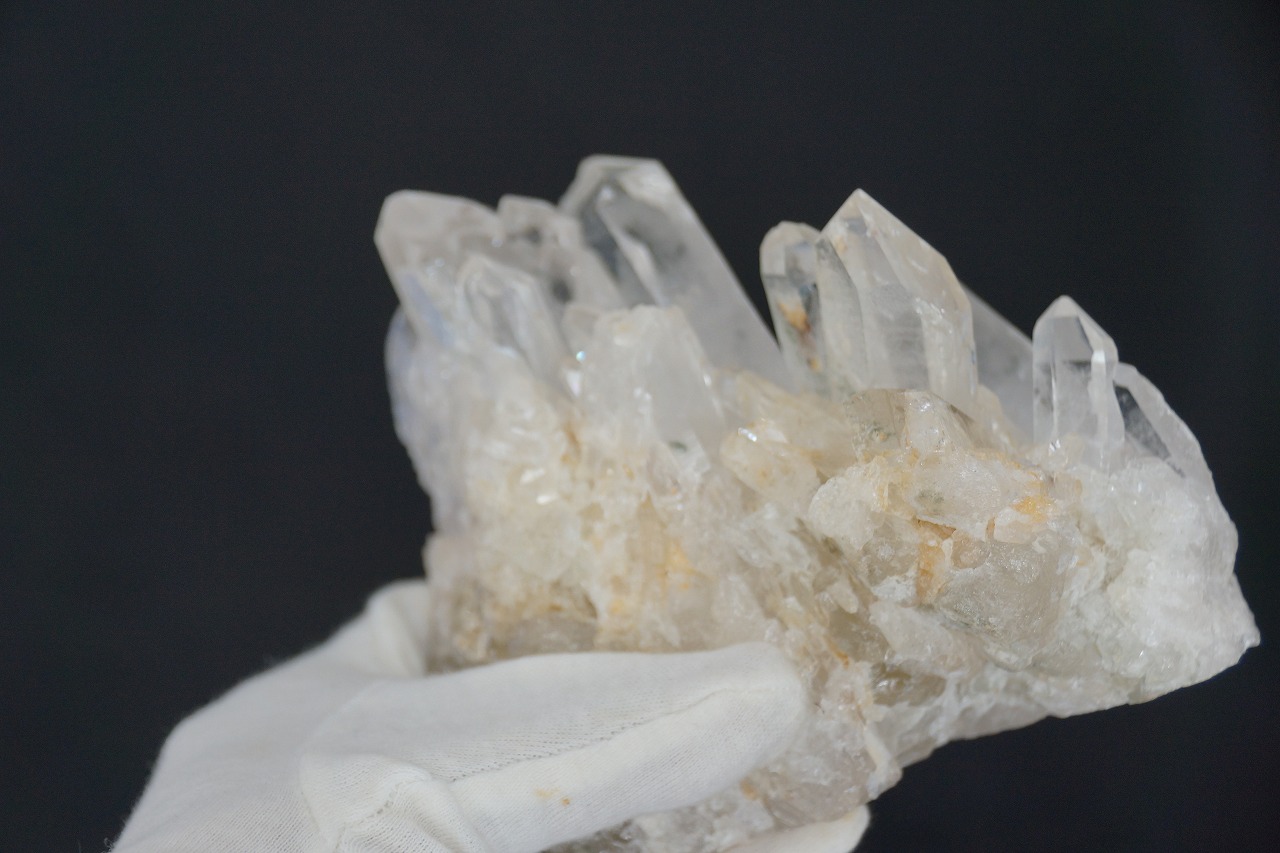 大きめの水晶や天然石をお安くしていきます!