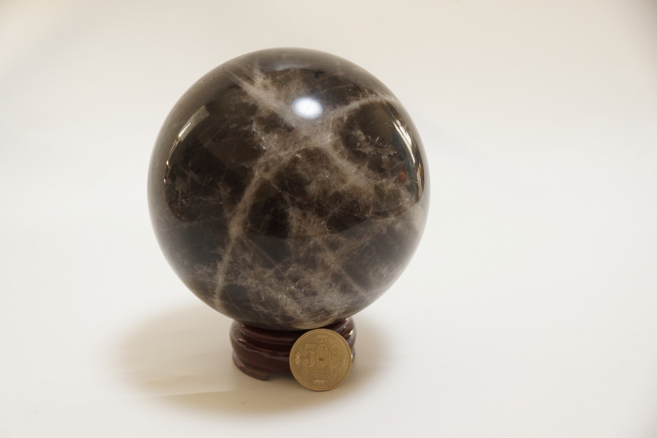 今年最後の大きめ!モリオン水晶が在庫処分セール価格に!