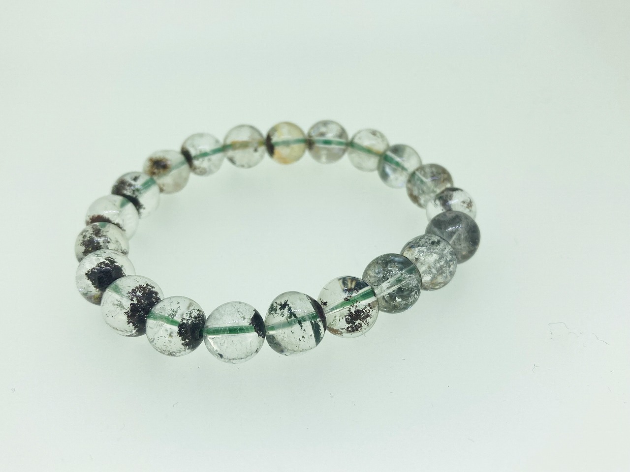 世界に一点しかないガーデンクォーツブレスレットや高品質ラピスラズリが入荷しました☆