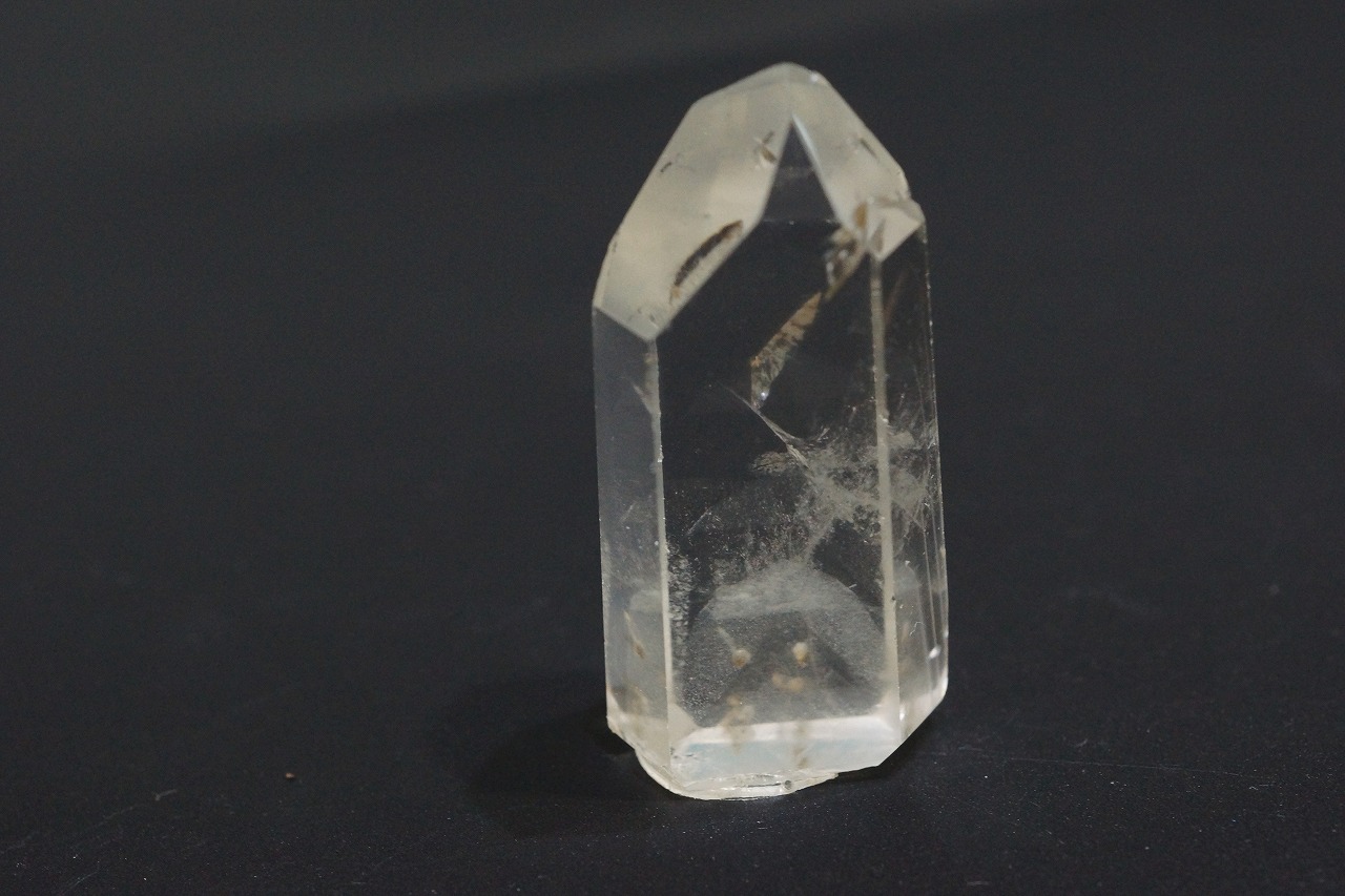 美しいファントム水晶ポイントが入荷しました！