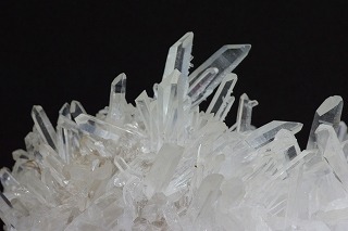 非常に美しい中国産水晶クラスターが入荷しました☆