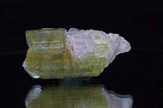 トルマリンの結晶が入荷しました☆