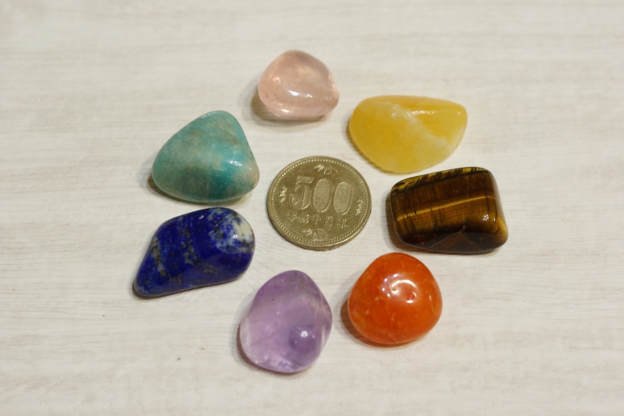 チャネリングストーンや、大きめルチルの穴空きタンブルが入荷しました☆