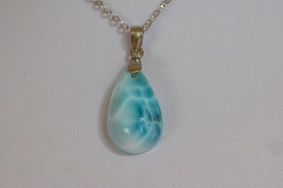 美しい天然石ペンダントトップがお手頃価格で多数入荷しました☆