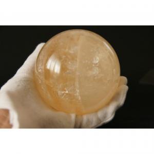 お月様みたいなカルサイトが入荷しました☆