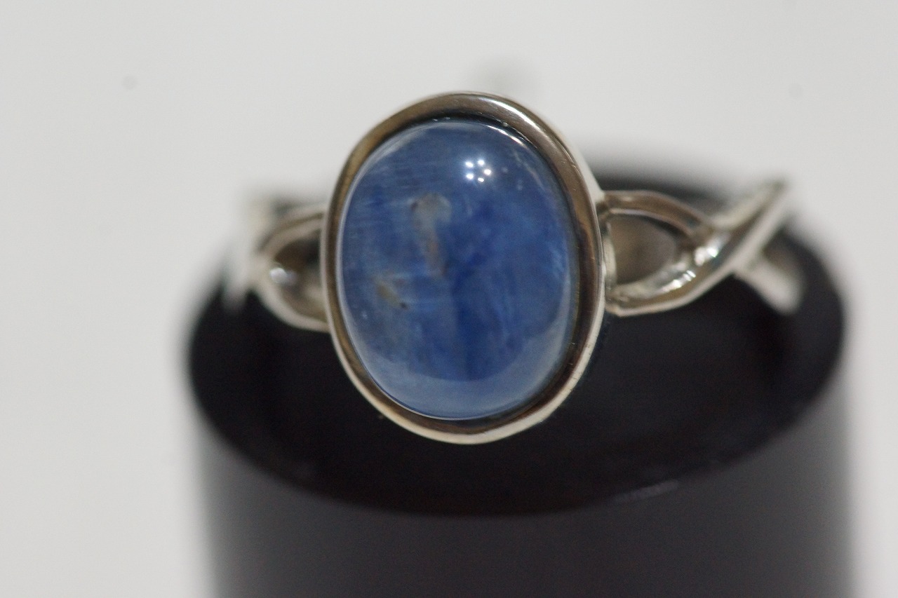 霊性を高めるカイヤナイトリングや虫入り琥珀、メタモルフォーゼスなどが入荷しました☆