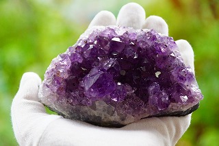 お手頃価格のアメジストクラスターが多数入荷しております☆