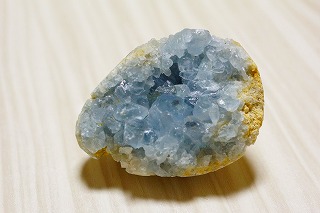 可愛い!セレスタイト卵型が入荷しました☆